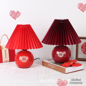Keramická dekoratívna stolná lampa s plisovaným dizajnom v škandinávskom štýle, vhodná do obývačky a spálne, svadobný dar pre novomanželov