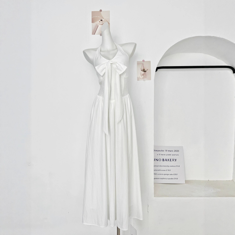 Γυναικείο λευκό maxi φόρεμα με halter neck, χωρίς μανίκια, γαλλικού στυλ κομψότητας, καλοκαίρι-φθινόπωρο