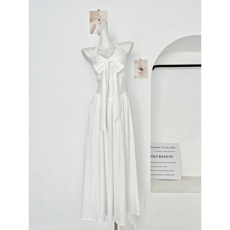 Γυναικείο λευκό maxi φόρεμα με halter neck, χωρίς μανίκια, γαλλικού στυλ κομψότητας, καλοκαίρι-φθινόπωρο