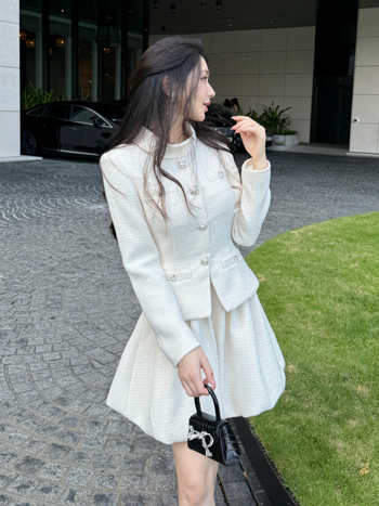 Φόρεμα από tweed σε στυλ Chanel, με μακριά μανίκια, στενή γραμμή, φούστα τύπου τουλίπας, κοντό μήκος