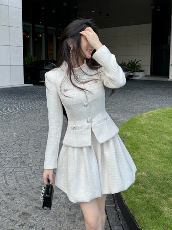 Φόρεμα από tweed σε στυλ Chanel, με μακριά μανίκια, στενή γραμμή, φούστα τύπου τουλίπας, κοντό μήκος