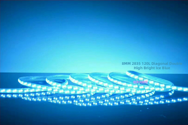 LED pás 2835, vonkajšia vodotesná, 220V, RGB trojfarebný, šikmá trojradová stropná lampa