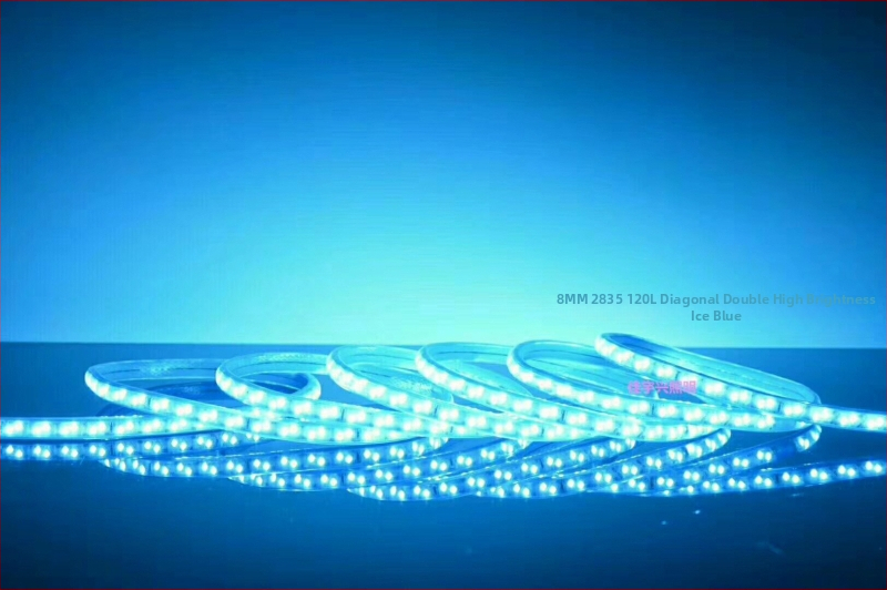 LED páska osvetlenia, ultra jasné, diagonálne tri rady 2835, vonkajšia vodeodolná, pre obývaciu izbu, trojfarebná zmena, 220V, lineárne osvetlenie