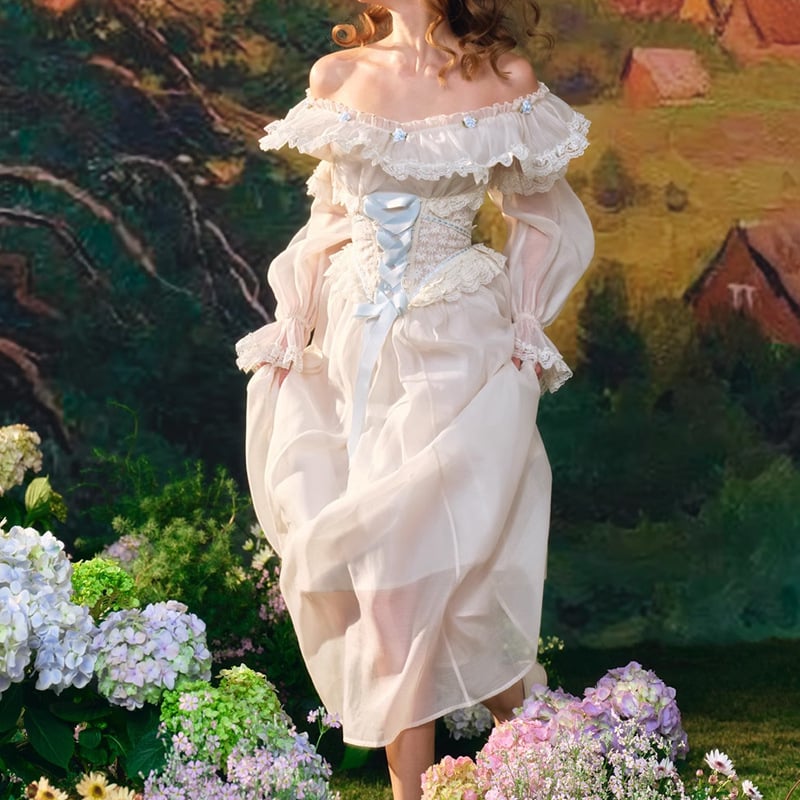 Blue Hydrangea – Γαλλικό φόρεμα νεράιδας, off-shoulder λευκό μακρύ φόρεμα με δαντελένιο κορσέ και μακριά μανίκια