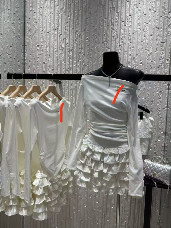 Φόρεμα Miu-Style γαλλικού στυλ με ανοιχτούς ώμους και βολάν, εφαρμοστό και κοντό για γυναίκες