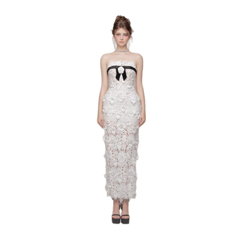 Γυναικείο strapless φόρεμα με καμέλια, φρέσκος floral σχεδιασμός, στενή εφαρμογή, μακρύ φόρεμα, καλοκαίρι 2026, μοντέλο 2059