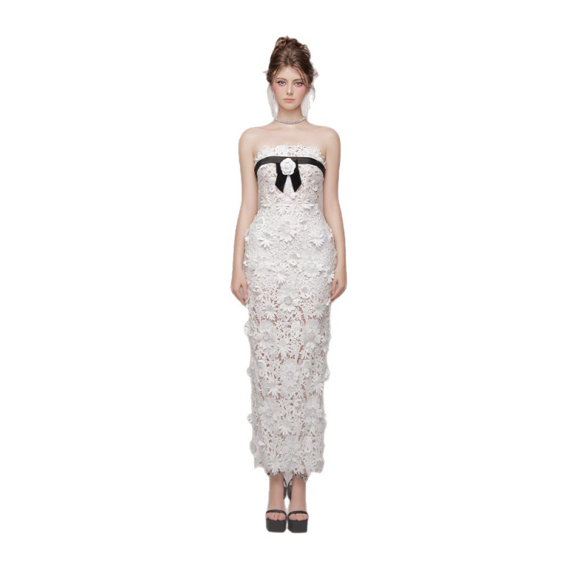 Γυναικείο strapless φόρεμα με καμέλια, φρέσκος floral σχεδιασμός, στενή εφαρμογή, μακρύ φόρεμα, καλοκαίρι 2026, μοντέλο 2059