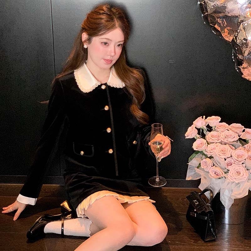 Βελούδινο τοπ με doll collar και φούστα, δύο τεμάχια, φθινοπωρο 2025