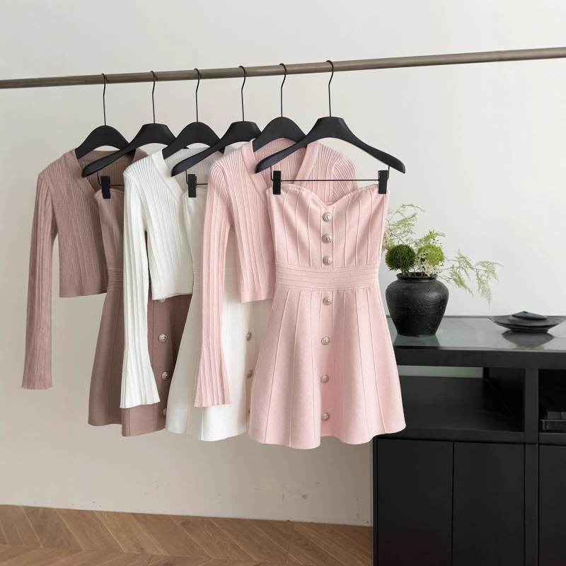 Temple Mai Xiaoxiangfeng Cardigan me asimenio koummpoma kai top me asimenio koummpoma, elegantos diprosto set gia gynaikes