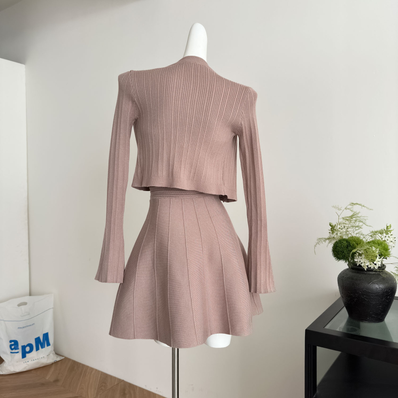 Temple Mai Xiaoxiangfeng Cardigan me asimenio koummpoma kai top me asimenio koummpoma, elegantos diprosto set gia gynaikes