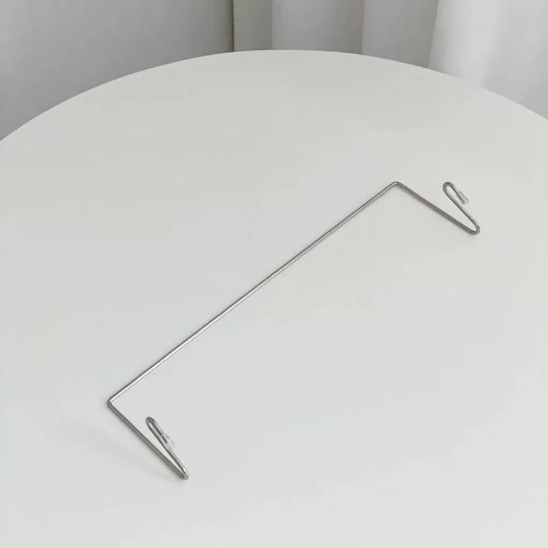 Minimalistický odkvapkávací stojan z nerezovej ocele pre drez, vhodný pre šálky a handričky