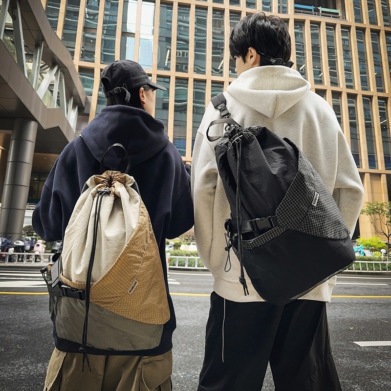 Ruiyingzizhi trendy crossbody taška a batoh na outdoor cestovanie, ľahký, kapacita do 20 L, kompatibilný s 8-palcovým notebookom
