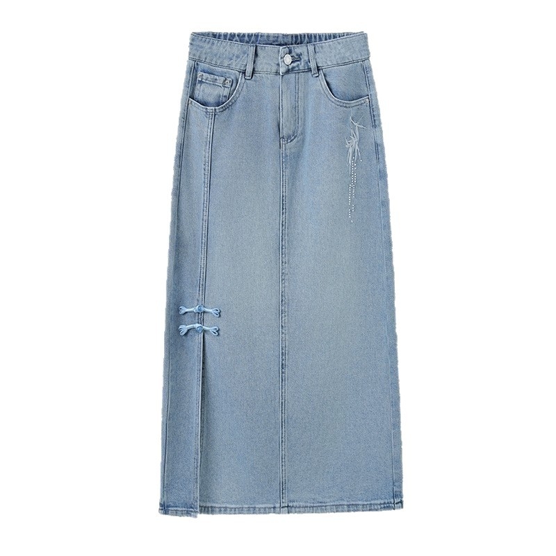 Γυναικεία denim midi φούστα σε κινέζικο στυλ, άνοιξη-καλοκαίρι 2026, κεντήματα με στρας και κουμπιά, σχίσιμο, Α-γραμμή