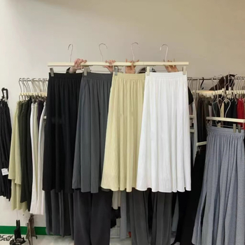 Φούστα midi σε κορεατικό μινιμαλιστικό στυλ, βαμβακερή, άνοιξη 2026, δραπερμένη γραμμή, καθημερινή άνετη εφαρμογή