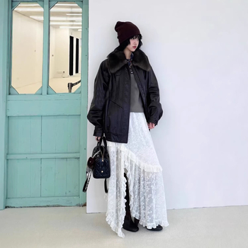 Jacquard midi φούστα με ακανόνιστο τελείωμα και δαντελένιες λεπτομέρειες
