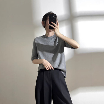 Γυναικείο T‑shirt από πολυεστέρα-βαμβάκι, στρογγυλή λαιμόκοψη, κοντό μανίκι, φαρδιά γραμμή