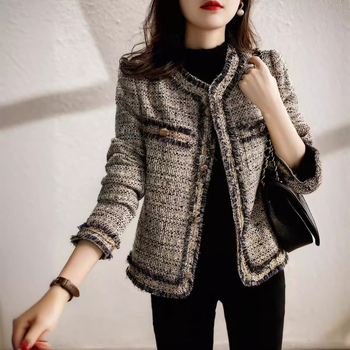 Γυναικείο κοντό σακάκι από tweed σε στυλ Chanel, φθινοπωρινό 2024, κομψό και εκλεπτυσμένο