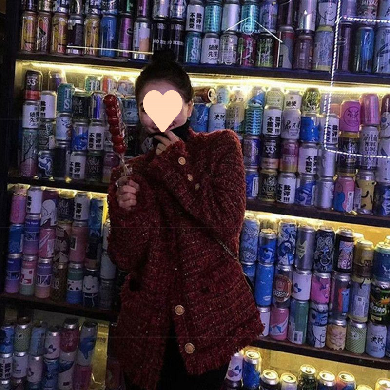 Κόκκινο γυναικείο παλτό από tweed σε στιλ Chanel, κοντό, φθινοπωρινό 2024