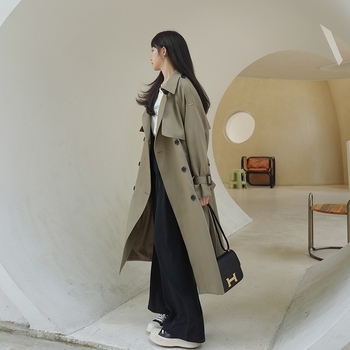 Γυναικείο trench coat μεσαίου μήκους, 2026 άνοιξη/φθινόπωρο, κορεατικό και βρετανικό στυλ, μήκος πάνω από το γόνατο, με διπλό κουμπί