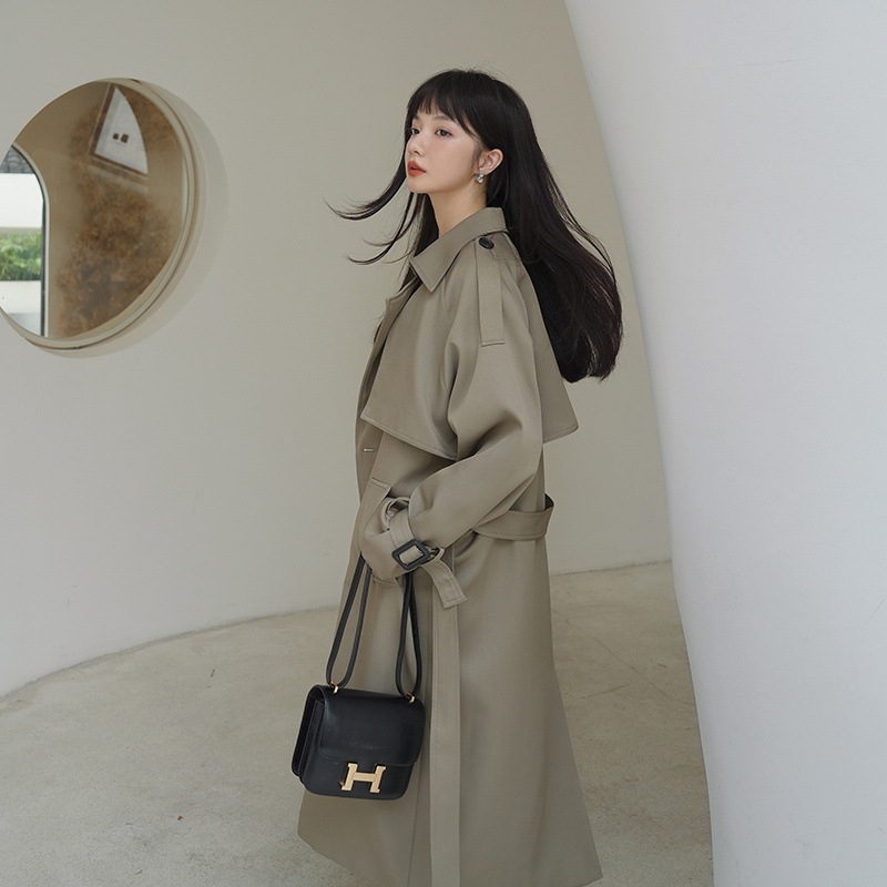 Γυναικείο trench coat μεσαίου μήκους, 2026 άνοιξη/φθινόπωρο, κορεατικό και βρετανικό στυλ, μήκος πάνω από το γόνατο, με διπλό κουμπί