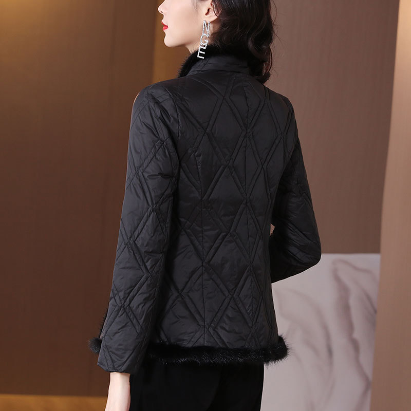 Γυναικείο μπουφάν με διαμαντοειδές quilting, επένδυση από πολυεστέρα, κοντό μήκος, ζεστό χειμώνα