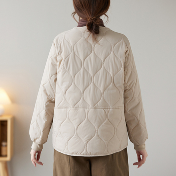 Γυναικείο ελαφρύ quilted βαμβακερό τζάκετ με χαλαρό στυλ, φθινοπωρινό–χειμερινό 2025