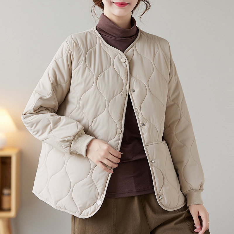 Γυναικείο ελαφρύ quilted βαμβακερό τζάκετ με χαλαρό στυλ, φθινοπωρινό–χειμερινό 2025