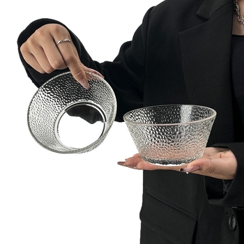 Áttetsző üveg tál, nagy méretű saláta- és gyümölcstál, elegáns, letisztult stílus.