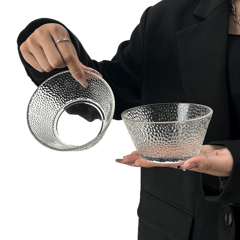 Áttetsző üveg tál, nagy méretű saláta- és gyümölcstál, elegáns, letisztult stílus.