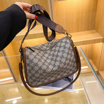 Τσαντάκι crossbody μεγάλής χωρητικότητας, στυλ δρόμου, PVC, τετράγωνο μεσαίου μεγέθους με φερμουάρ, εσωτερικές θήκες και διπλό ιμάντα ώμου