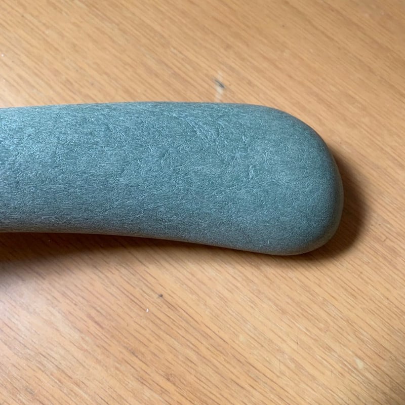 43 cm vešiak s imitáciou dreva, pevná konštrukcia, pre obleky a kožušiny, široké ramená, veľká veľkosť