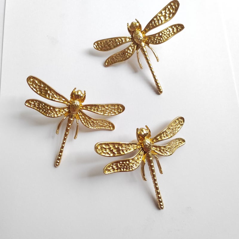 Dragonfly λαβή από ορείχαλκο για συρτάρια και ντουλάπες — μοντέρνο διακοσμητικό εξάρτημα επίπλων