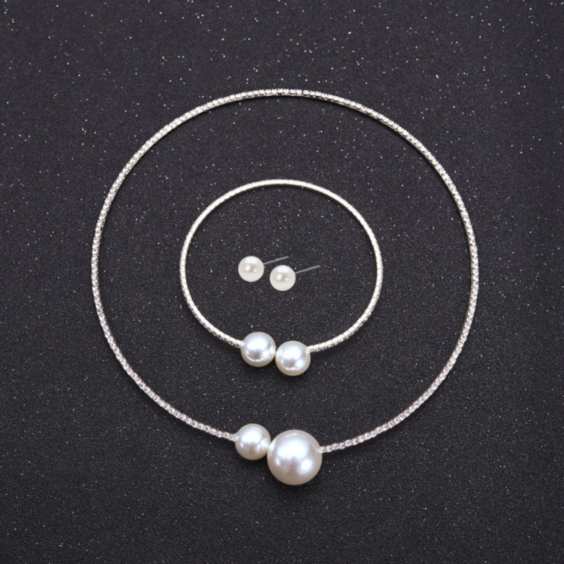 Choker με μαργαριτάρια και λαμπερούς λίθους, ρυθμιζόμενο βραχιόλι — σετ νυφικών κοσμημάτων