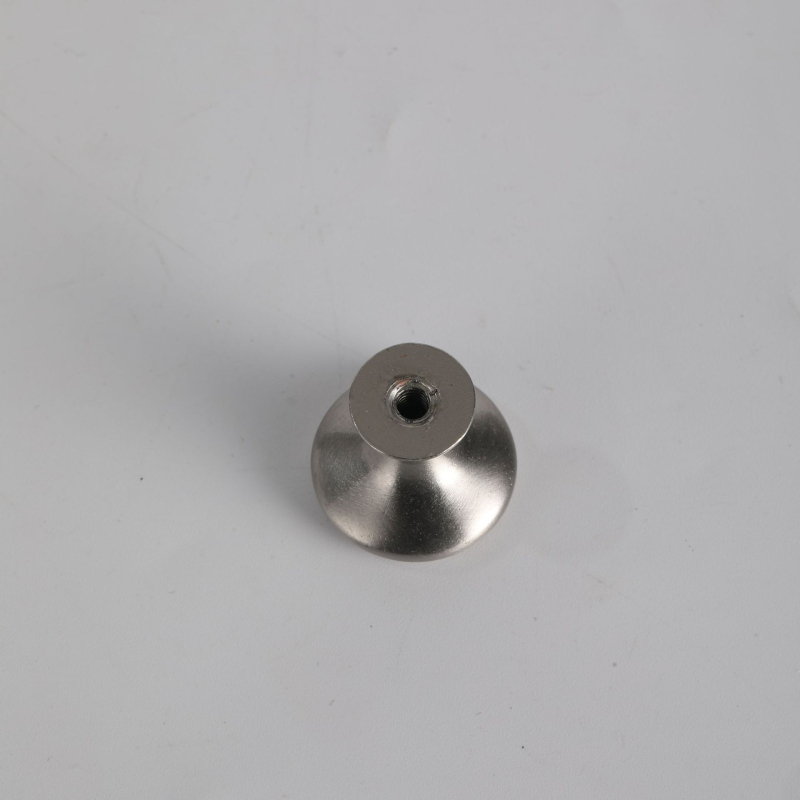 Kovová úchytka pre dvierka skrinky v nordickom štýle, minimalistická, s jedným otvorom