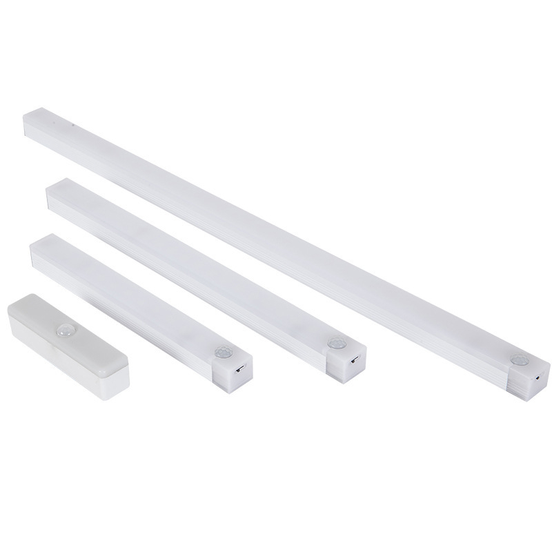 LGZM-001 USB‑töltésű LED szenzoros éjjelifény szekrényhez és előszobába, mágneses szalag, fehér vagy meleg fény, állítható fényerő, 10–50 cm hosszúságú