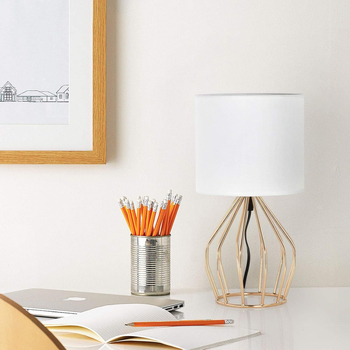Stolná lampa s textilným tienidlom, americký štýl, útulná atmosféra pre obývaciu izbu, retro spálňu a hosťovskú izbu – nočné svetlo