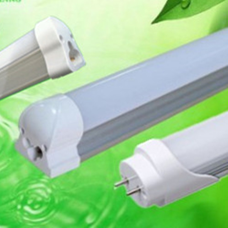 Τ5 ενσωματωμένο LED σωληνάριο RGB, μήκος 0.6 m, ισχύς 8 W, εύρος τάσης 85–265 V, 4500 K, CRI 80, IP30, αλουμινένιο σώμα, CE, ROHS, 66 LED