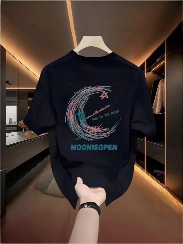 Ανδρικό T‑shirt από βαμβάκι με τύπωμα γραμμάτων, κοντό μανίκι, καλοκαιρινή άνετη γραμμή, σε plus size, casual.