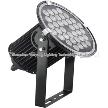 LED reflektorový kryt