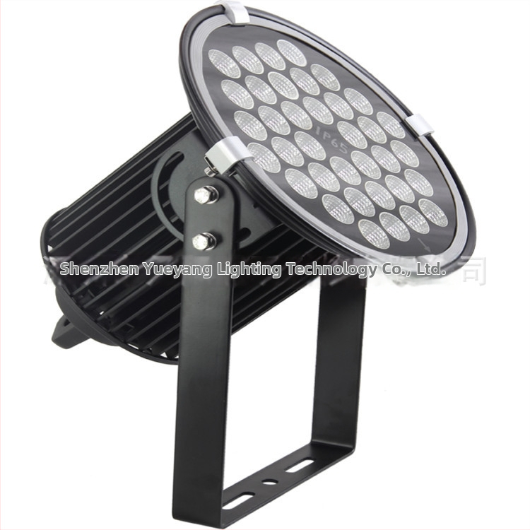LED reflektorový kryt