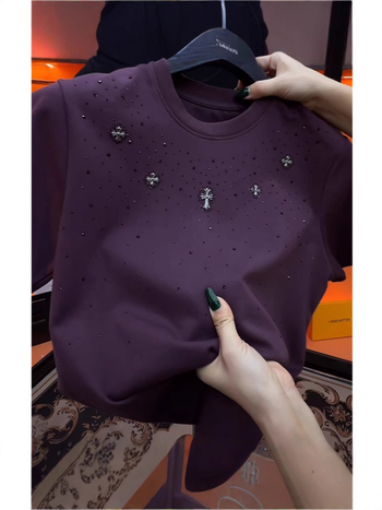 Ανδρικό κοντομάνικο T‑shirt με διαμάντια, σταυρωτό μοτίβο, casual πολυτέλεια 2025