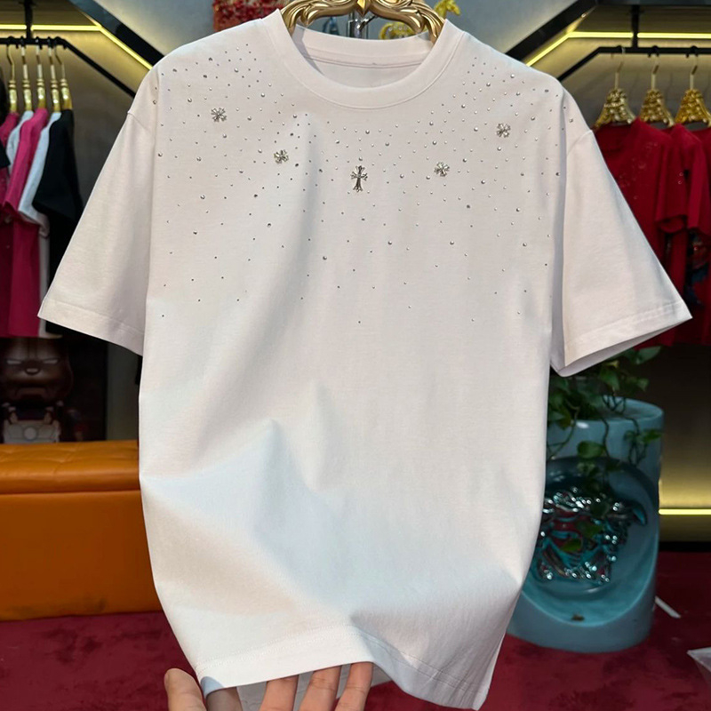 Ανδρικό κοντομάνικο T‑shirt με διαμάντια, σταυρωτό μοτίβο, casual πολυτέλεια 2025