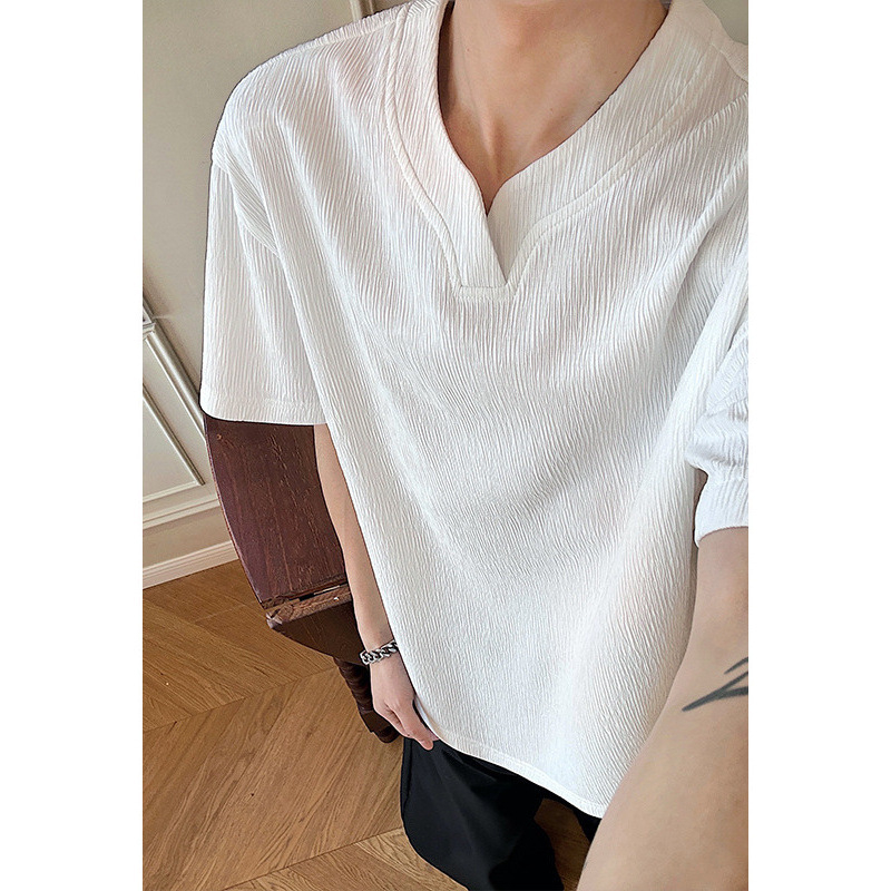 Μαύρο ανδρικό T-shirt με υφή και V-λαιμό, κοντό μανίκι, άνοιξη, καθαρός street style, στυλ παλιών χρημάτων, αίσθηση πολυτέλειας