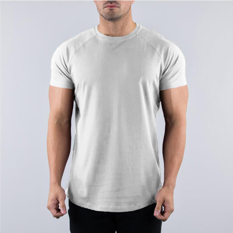 Βαμβακερό κοντομάνικο T‑shirt με εφαρμοστό κόψιμο και ραγκλάν μανίκια