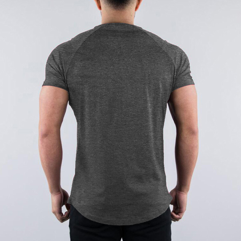 Βαμβακερό κοντομάνικο T‑shirt με εφαρμοστό κόψιμο και ραγκλάν μανίκια