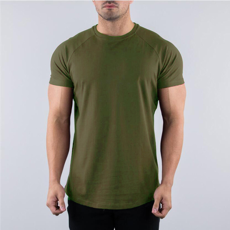 Βαμβακερό κοντομάνικο T‑shirt με εφαρμοστό κόψιμο και ραγκλάν μανίκια