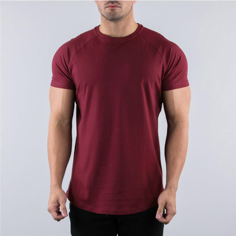 Βαμβακερό κοντομάνικο T‑shirt με εφαρμοστό κόψιμο και ραγκλάν μανίκια