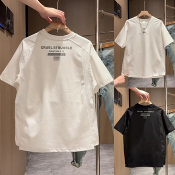 Ανδρικό κοντομάνικο T-shirt καλοκαιρινό, δομημένος πάνελ σχεδιασμός, μινιμαλιστικό στυλ, υψηλής ποιότητας εμφάνιση, κομψή και ευέλικτη casual χρήση.