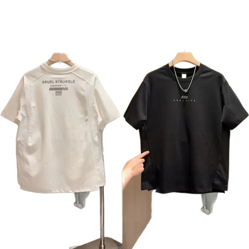Ανδρικό κοντομάνικο T-shirt καλοκαιρινό, δομημένος πάνελ σχεδιασμός, μινιμαλιστικό στυλ, υψηλής ποιότητας εμφάνιση, κομψή και ευέλικτη casual χρήση.