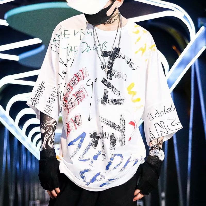 Καλοκαιρινή ελαφριά T-shirt με γκράφιτι streetwear για άνδρες, κοντό μανίκι, άνετη γραμμή, στρογγυλός λαιμός, γεωμετρικό τύπωμα